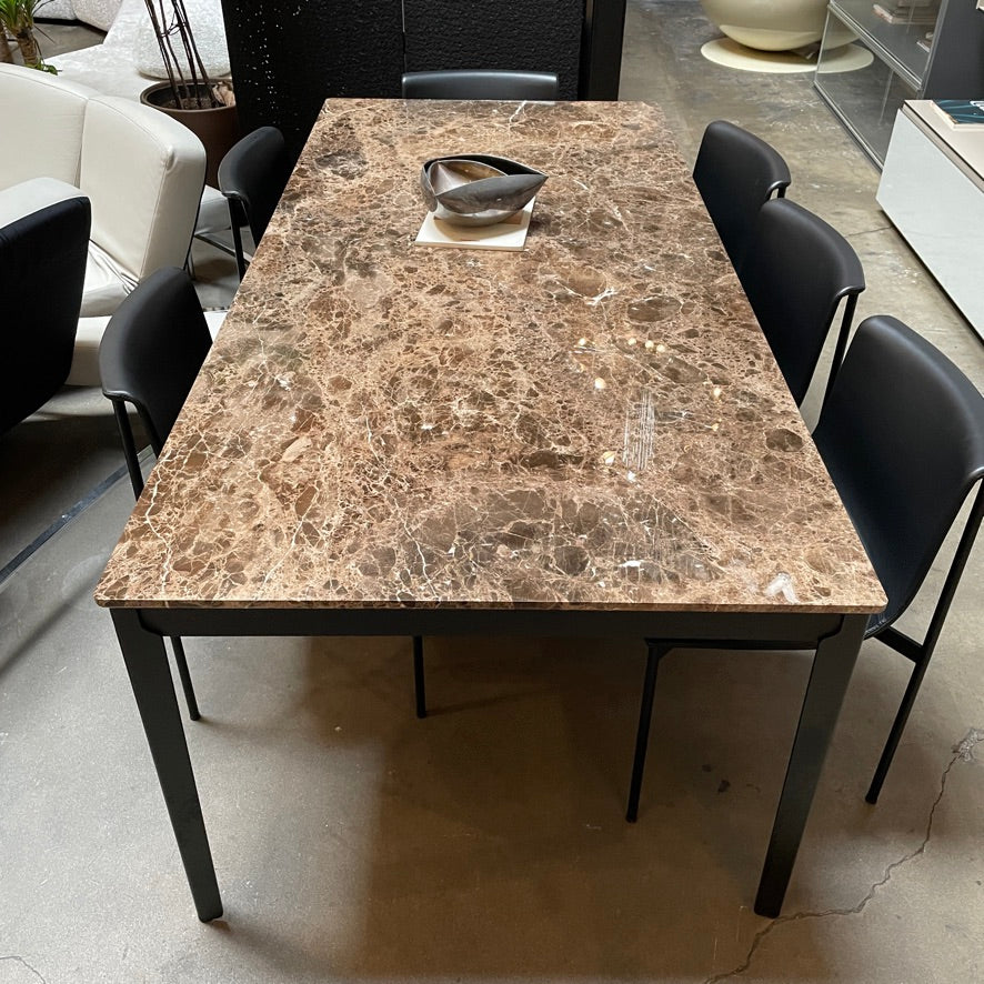 Table à manger en marbre Arflex Hug