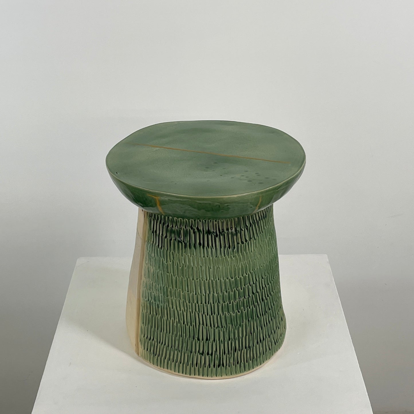 Table d'appoint en céramique Allyn Davis, céladon