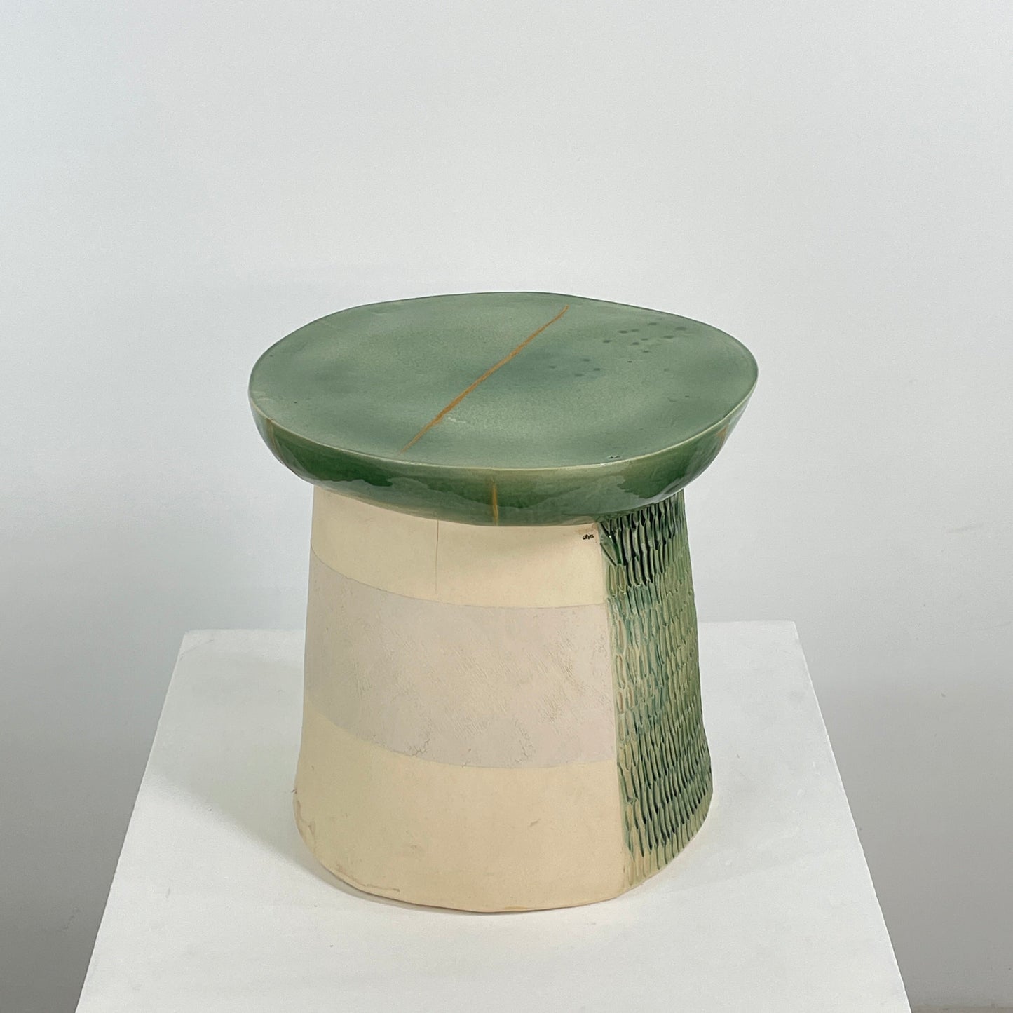 Table d'appoint en céramique Allyn Davis, céladon