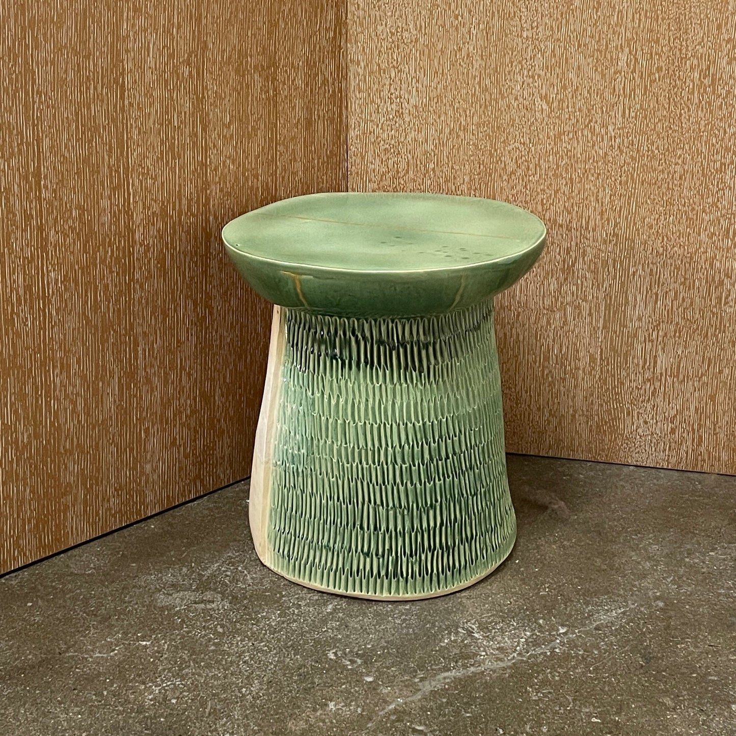 Table d'appoint en céramique Allyn Davis, céladon